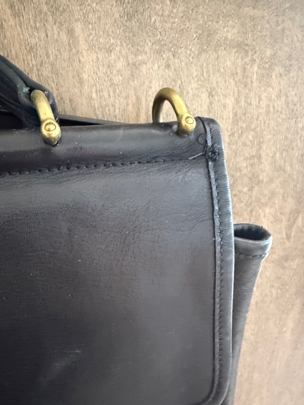 Coach Authentic Vintage Willis Bag. Black Leather. Brass Hardware. - Picture 6 of 14